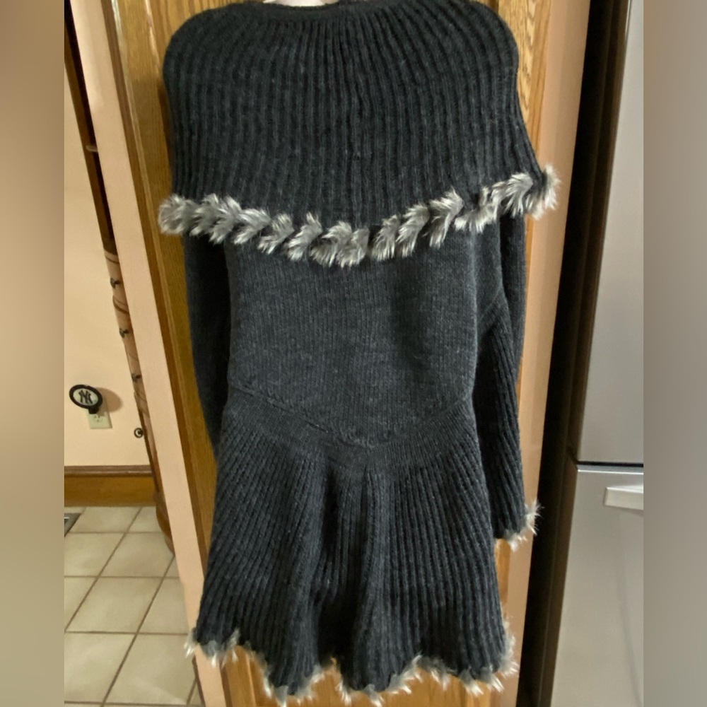 CACHE Cardigan Gray Sweater Wool & Acrylic Long back, Open front Fake Fur XL - Picture 3 of 10